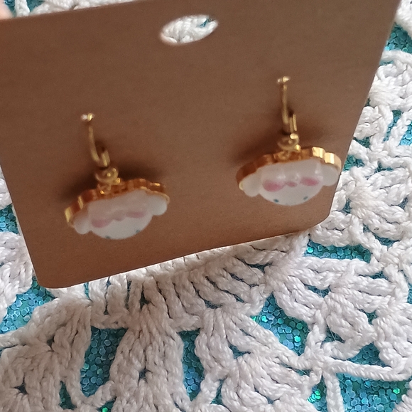 Cinnamonoroll earrings - Picture 3 of 7